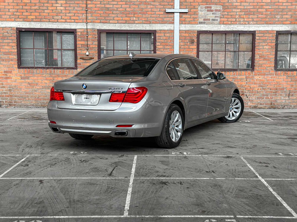 BMW 750Li xDrive 4.4 V8 405hp 2010 7 Series F02