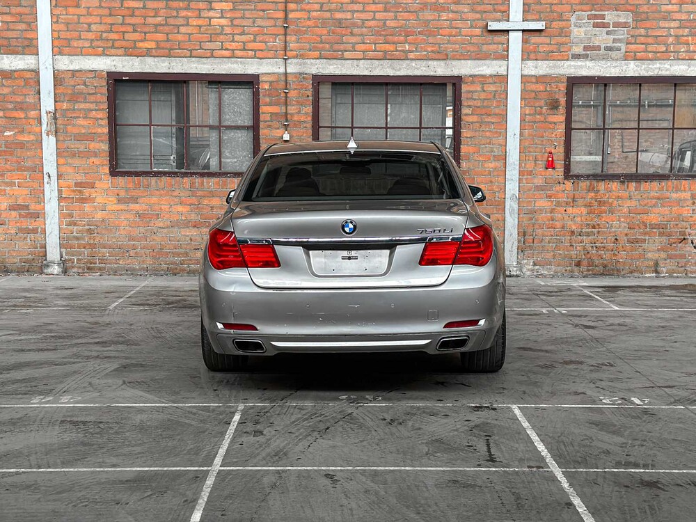 BMW 750Li xDrive 4.4 V8 405hp 2010 7 Series F02