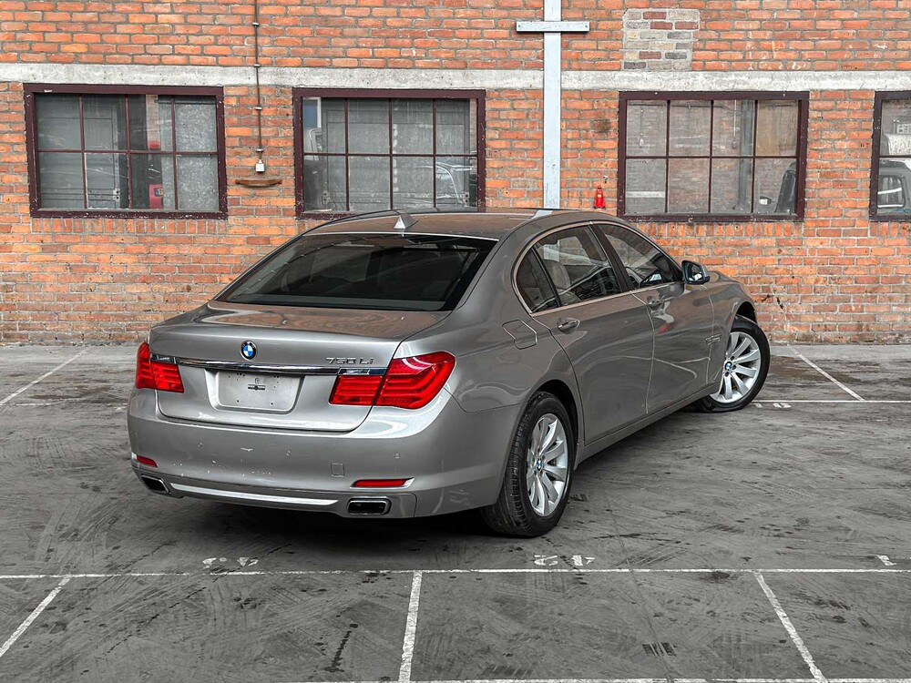 BMW 750Li xDrive 4.4 V8 405hp 2010 7 Series F02