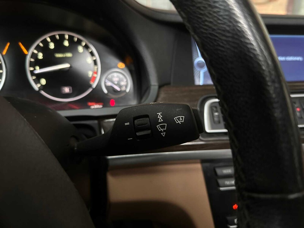 BMW 750Li xDrive 4.4 V8 405hp 2010 7 Series F02