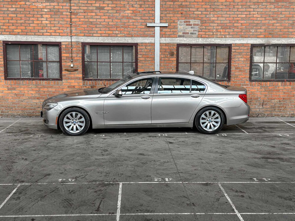 BMW 750Li xDrive 4.4 V8 405hp 2010 7 Series F02