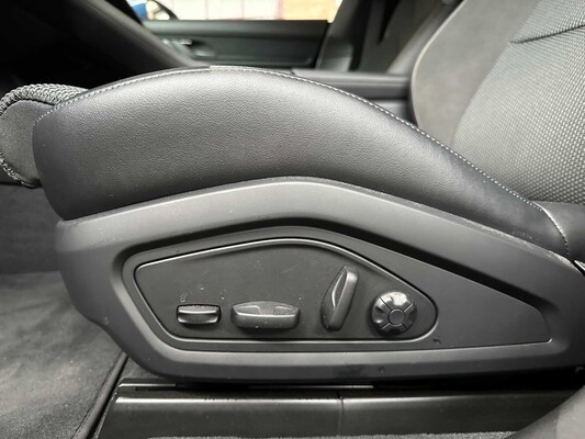 Porsche Taycan Cross Turismo 4 93 kWh 381pk 2022, R-651-PT