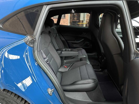 Porsche Taycan Cross Turismo 4 93 kWh 381pk 2022, R-651-PT