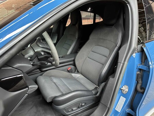 Porsche Taycan Cross Turismo 4 93 kWh 381pk 2022, R-651-PT