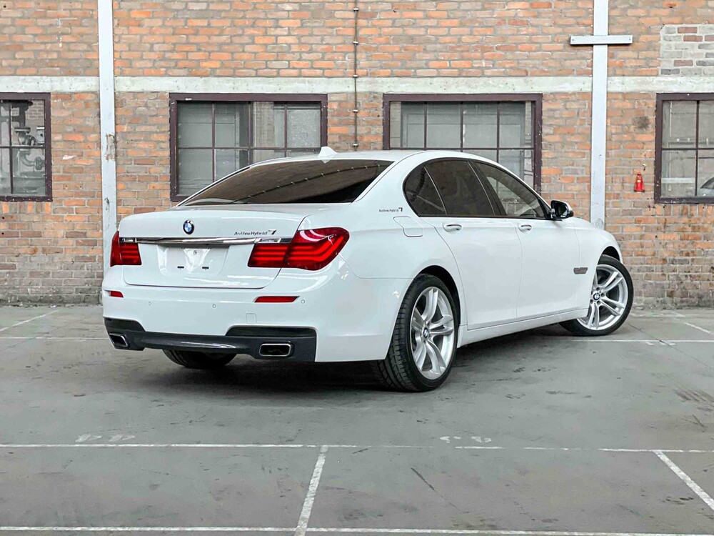 BMW ActiveHybrid7 M-Sport 3.0 L6 354hp 2014 7 Series