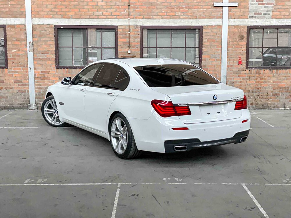 BMW ActiveHybrid7 M-Sport 3.0 L6 354hp 2014 7 Series