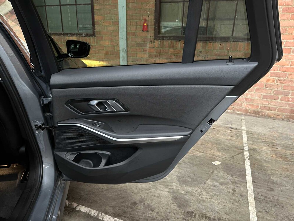 BMW 318d Touring 2.0 G21 150hp 2023 3-Series