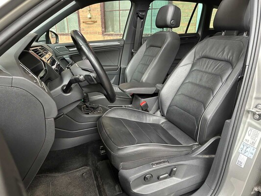 Volkswagen Tiguan R-Line 1.5 TSI ACT Highline Business 150pk 2020, H-128-NT