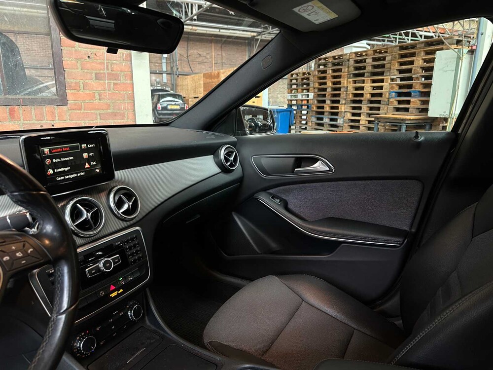 Mercedes-Benz GLA180 CDI Lease Edition 109hp 2015 GLA-class, GF-098-D
