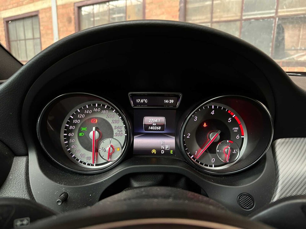 Mercedes-Benz GLA180 CDI Lease Edition 109hp 2015 GLA-class, GF-098-D