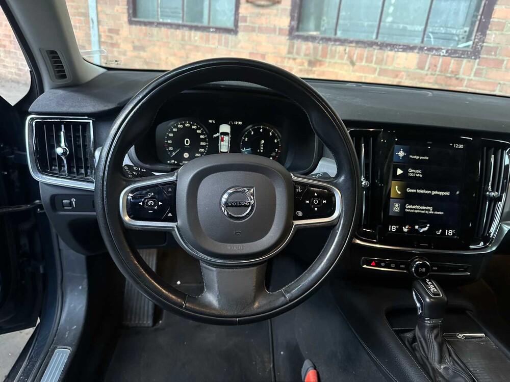 Volvo V90 2.0 T4 Momentum Pro 190hp 2019, XX-067-J