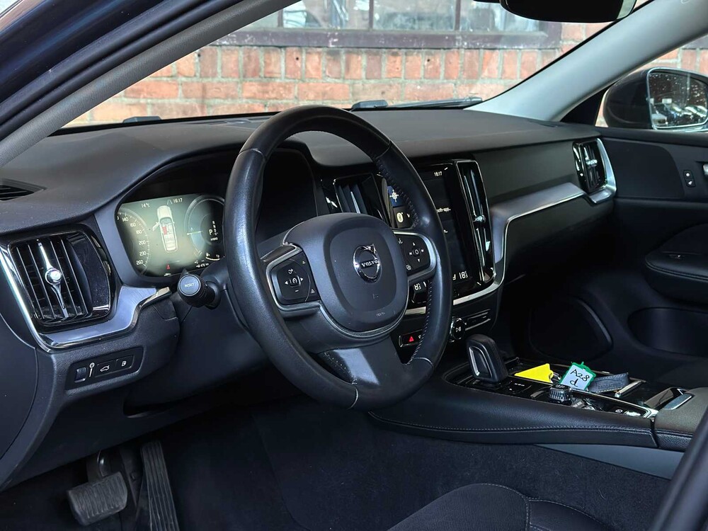 Volvo V60 2.0 T6 Twin Engine AWD Momentum Pro 253hp 2020, H-754-FN
