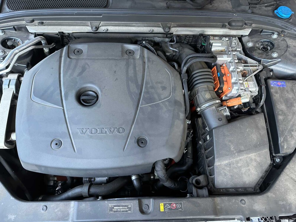 Volvo V60 2.0 T6 Twin Engine AWD Momentum Pro 253hp 2020, H-754-FN