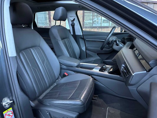 Audi e-tron 50 Quattro Launch Edition Plus 71 kWh 313pk 2019 (Origineel-NL), H-889-DB
