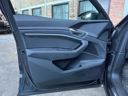 Audi e-tron 50 Quattro Launch Edition Plus 71 kWh 313pk 2019 (Origineel-NL), H-889-DB