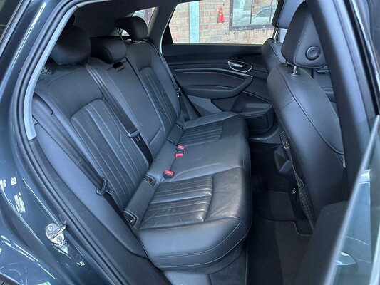 Audi e-tron 50 Quattro Launch Edition Plus 71 kWh 313pk 2019 (Origineel-NL), H-889-DB