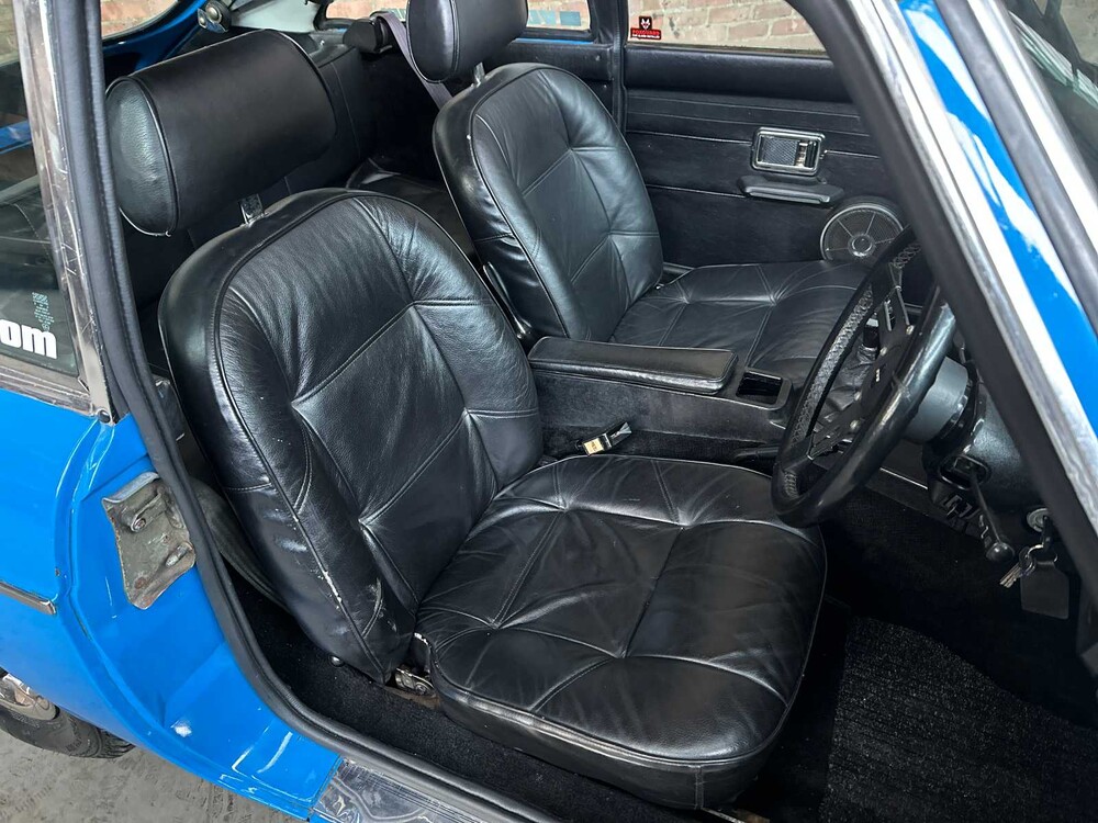 MGB GT Coupe 1.8 95hp 1977 MG B-Type, 65-YB-39 Classic Car