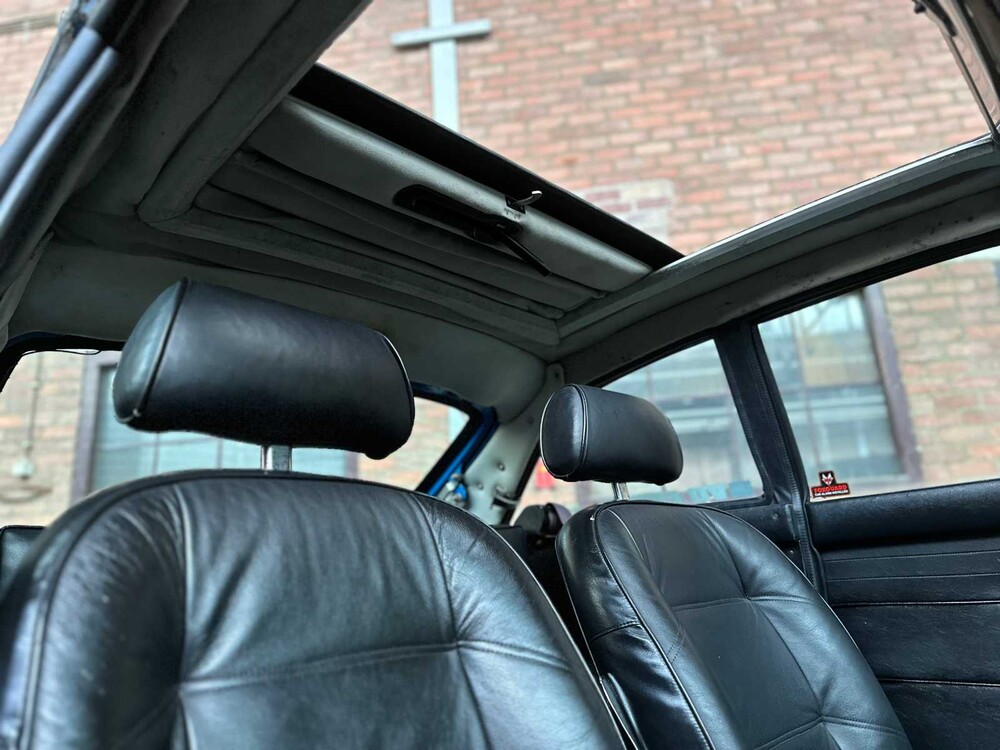 MGB GT Coupe 1.8 95hp 1977 MG B-Type, 65-YB-39 Classic Car