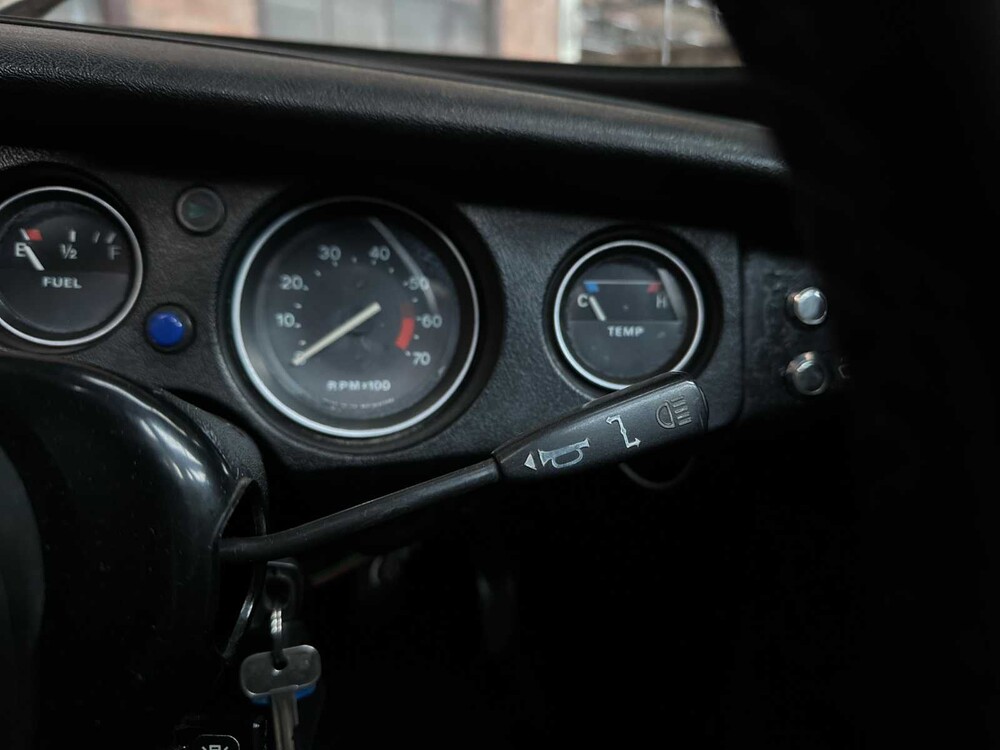 MGB GT Coupe 1.8 95hp 1977 MG B-Type, 65-YB-39 Classic Car