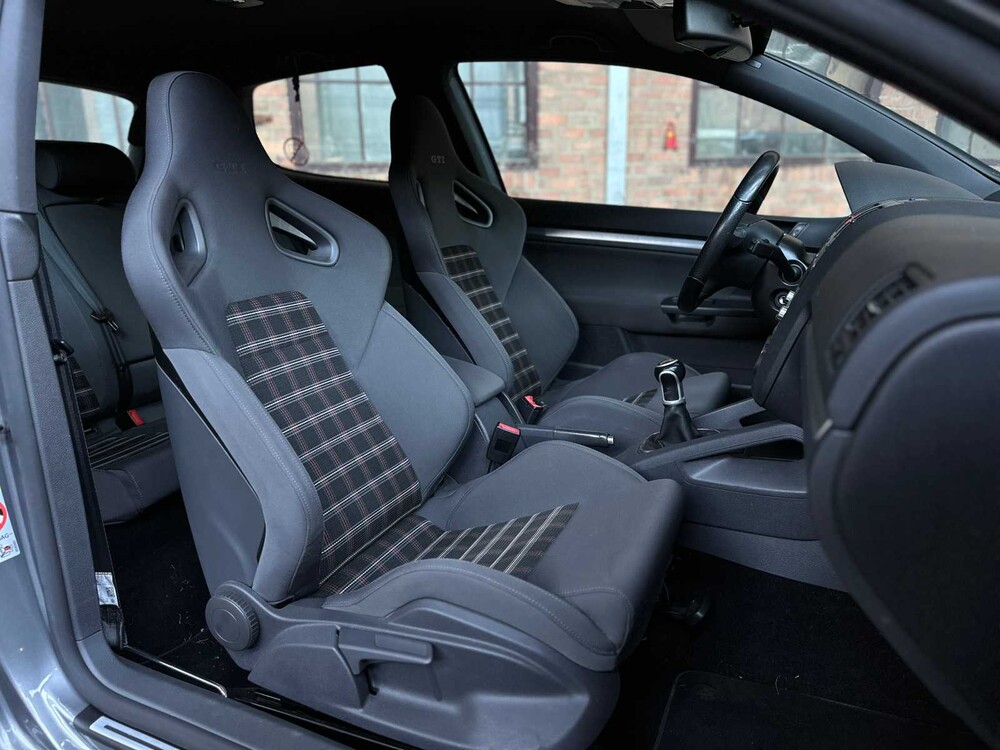 Volkswagen Golf GTI 2.0 TFSI 280hp 2009 (Original-NL), 76-GNG-4