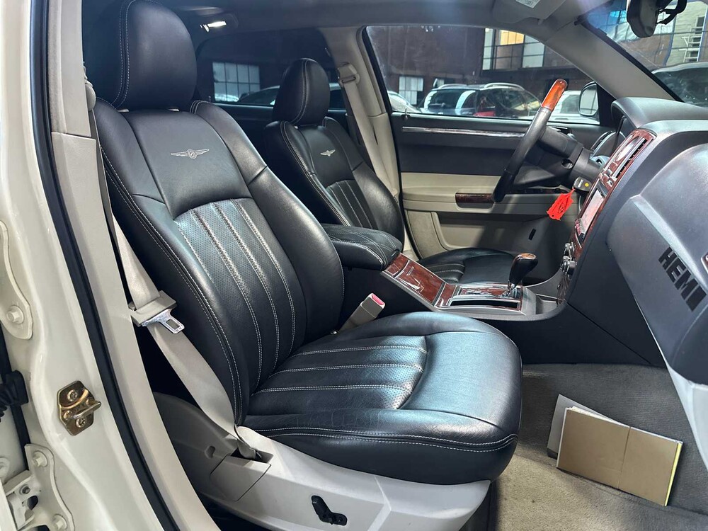 Chrysler 300C HEMI 5.7 V8 340hp 2006 Youngtimer