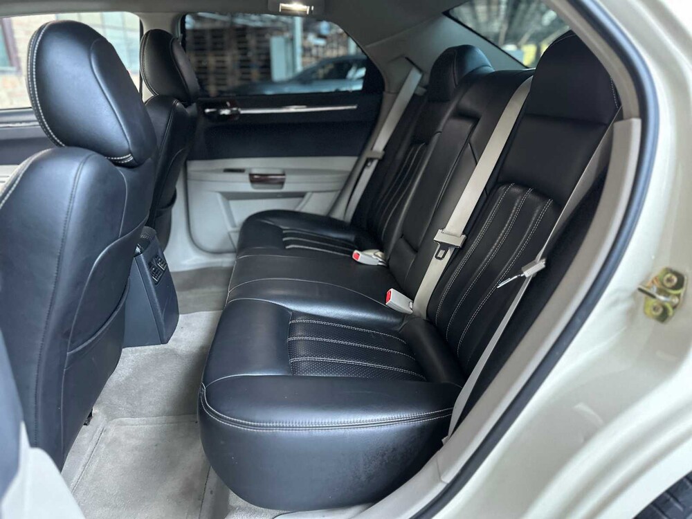 Chrysler 300C HEMI 5.7 V8 340hp 2006 Youngtimer