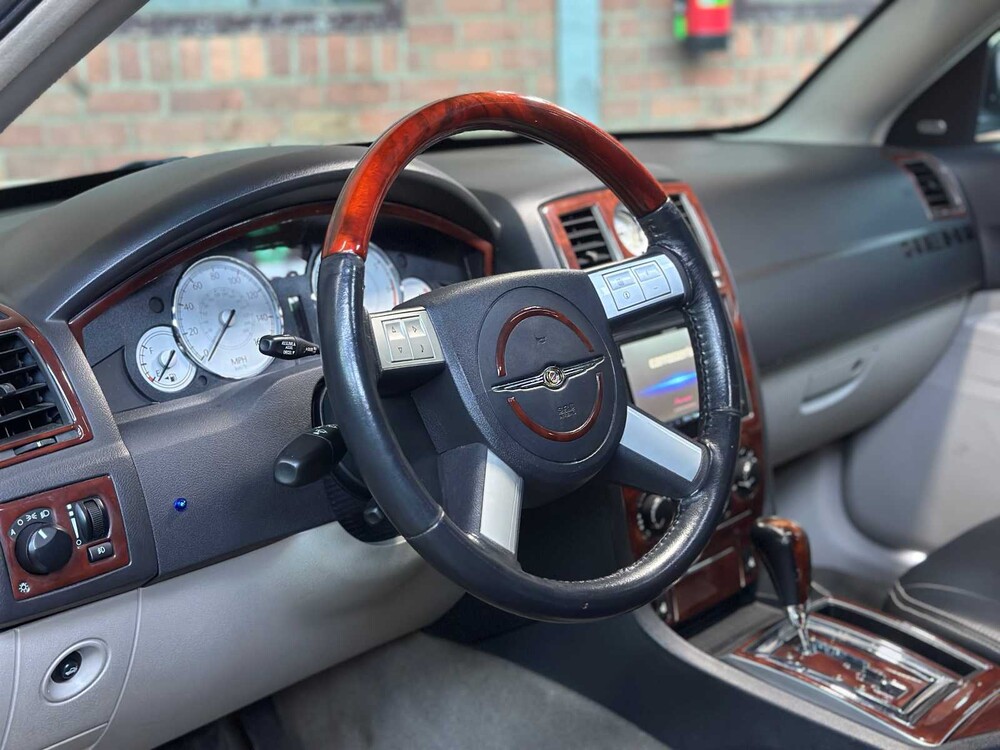 Chrysler 300C HEMI 5.7 V8 340hp 2006 Youngtimer