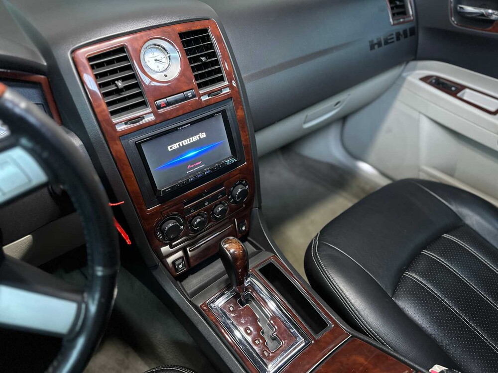 Chrysler 300C HEMI 5.7 V8 340hp 2006 Youngtimer