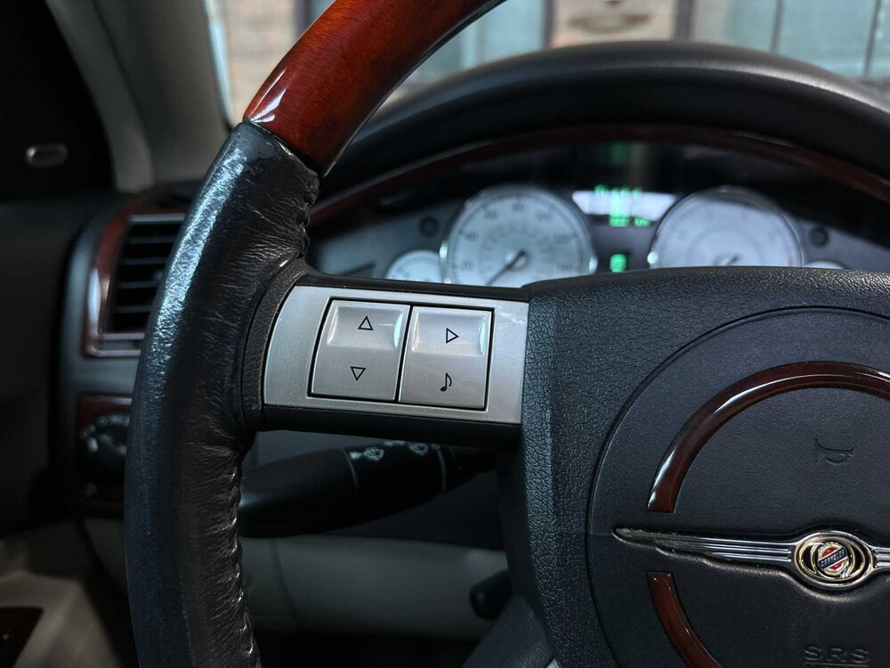 Chrysler 300C HEMI 5.7 V8 340hp 2006 Youngtimer