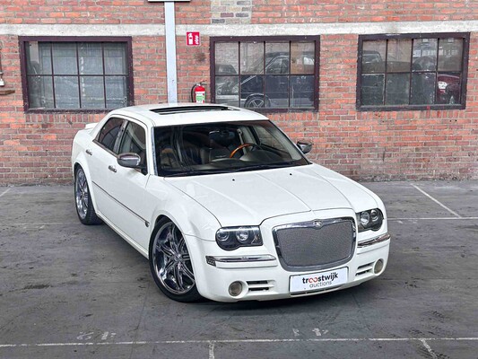 Chrysler 300C HEMI 5.7 V8 340PS 2006 Youngtimer