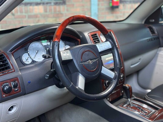 Chrysler 300C HEMI 5.7 V8 340PS 2006 Youngtimer
