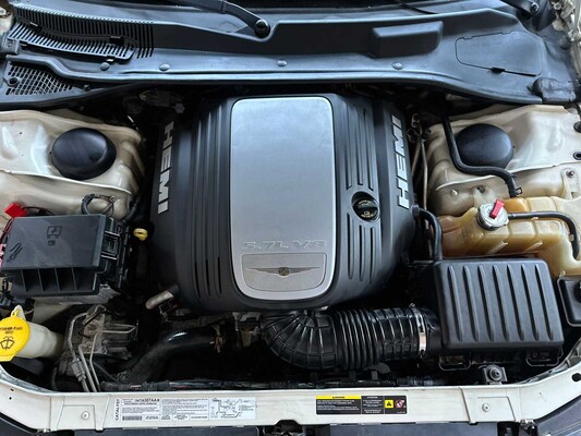 Chrysler 300C HEMI 5.7 V8 340PS 2006 Youngtimer