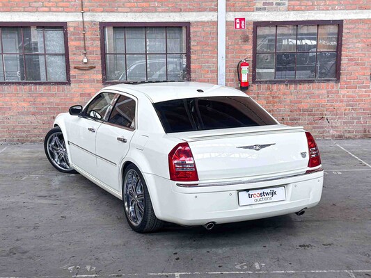 Chrysler 300C HEMI 5.7 V8 340PS 2006 Youngtimer
