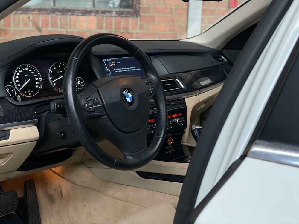 BMW ActiveHybrid7 F04 4.4 V8 465hp 2010 Youngtimer