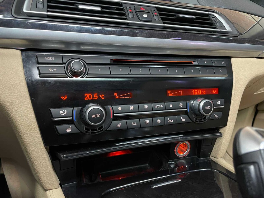 BMW ActiveHybrid7 F04 4.4 V8 465hp 2010 Youngtimer