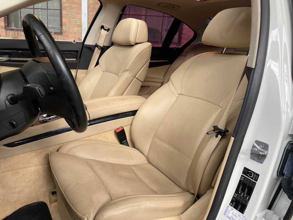 BMW ActiveHybrid7 F04 4.4 V8 465hp 2010 Youngtimer