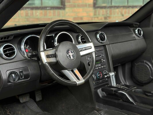 Ford Mustang Cabriolet 4.0 V6 214PS 2005
