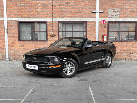 Ford Mustang Cabriolet 4.0 V6 214PS 2005