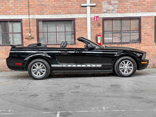 Ford Mustang Cabriolet 4.0 V6 214PS 2005