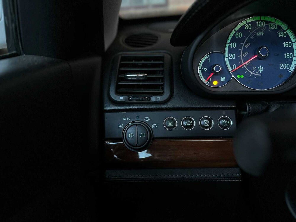 Maserati Quattroporte 4.2 V8 401hp 2005, Z-476-JX Youngtimer