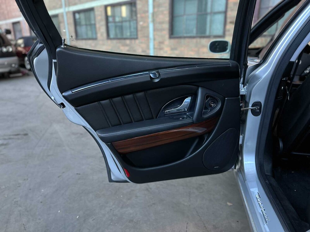 Maserati Quattroporte 4.2 V8 401hp 2005, Z-476-JX Youngtimer