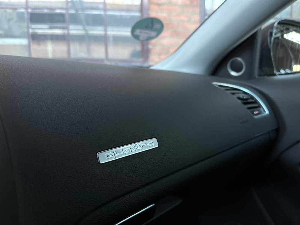 Audi - A5 Coupe - 3.2 FSI quattro - Car