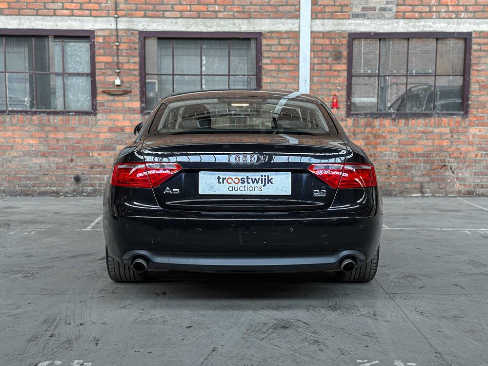 Audi - A5 Coupe - 3.2 FSI quattro - Car