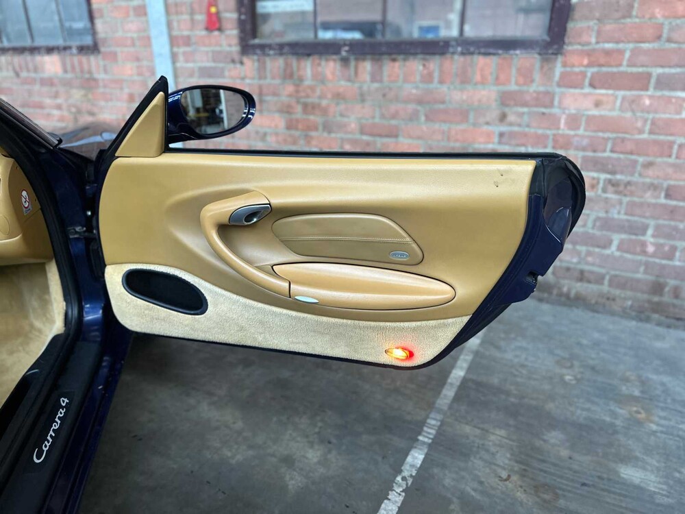 Porsche 911 Carrera 4 996 Cabriolet 3.4 300hp 2001 Youngtimer