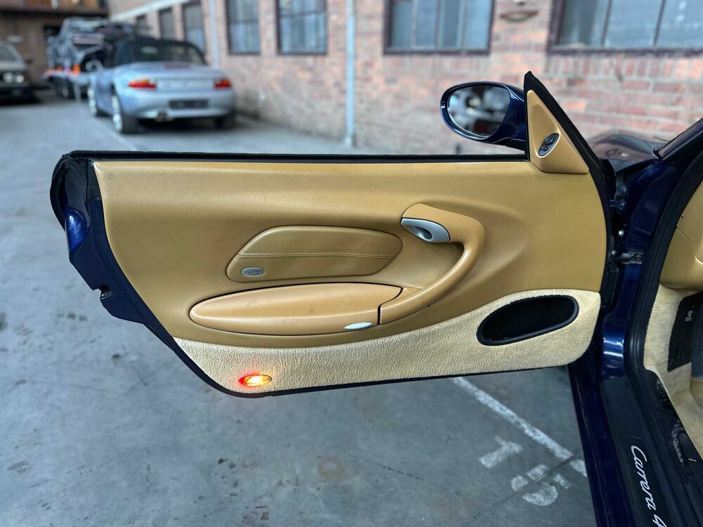 Porsche 911 Carrera 4 996 Cabriolet 3.4 300hp 2001 Youngtimer