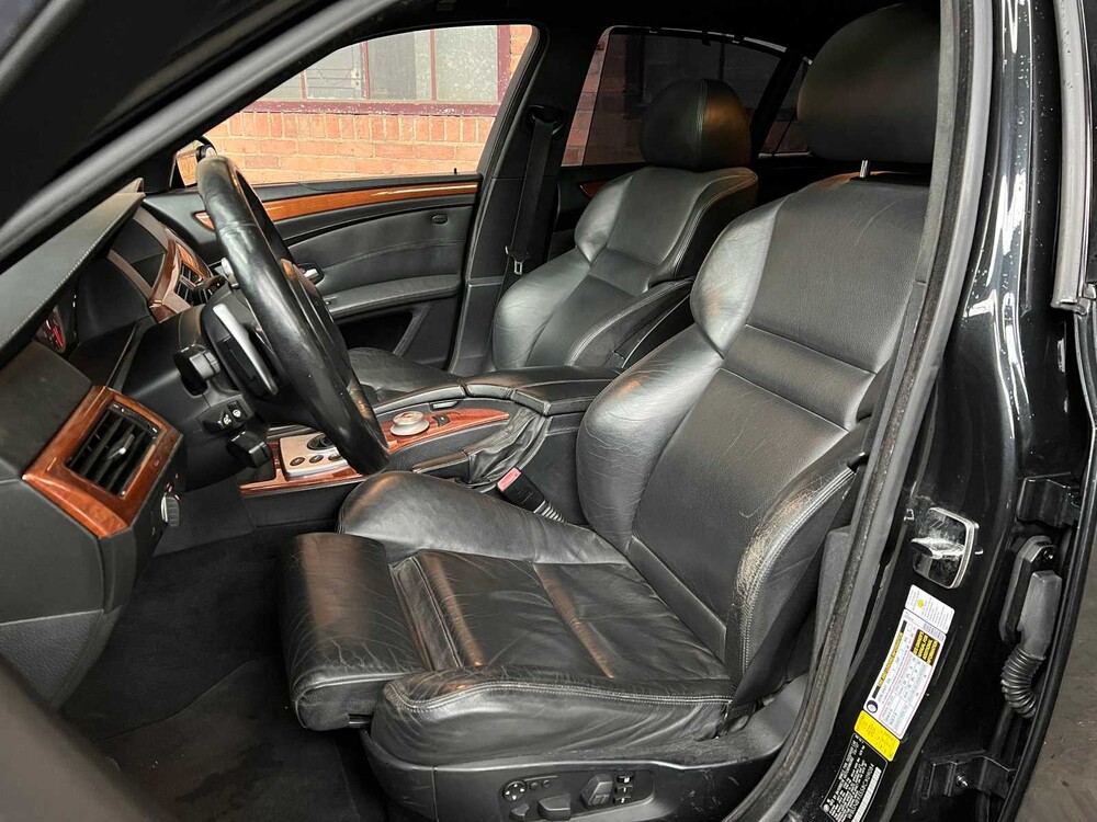 BMW M5 5.0 V10 E60 507hp 2008 5-Series YOUNGTIMER