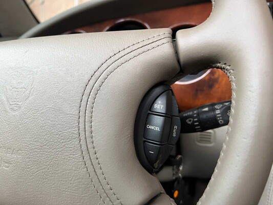 Jaguar XK8 4.0 V8 Cabrio 284PS 1999, 61-DN-PT