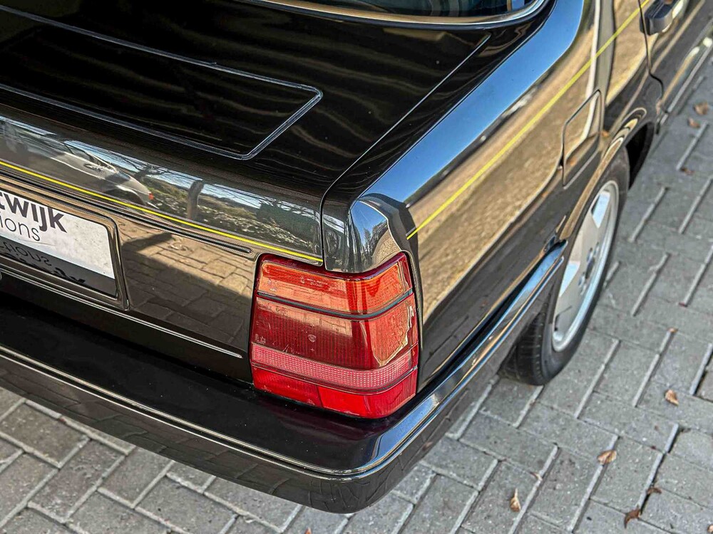 Lancia Theme 3.0 8.32 Ferrari 202hp 1989