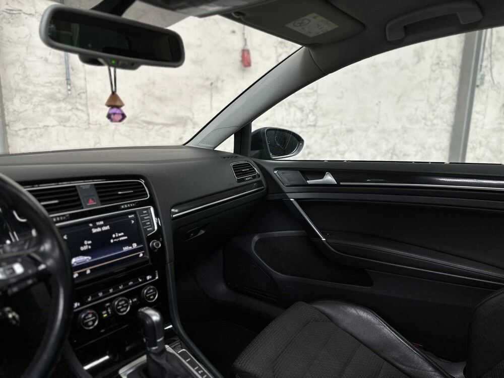 Volkswagen Golf 1.4 TSI ACT Business Edition 150pk 2015, 7-ZKB-17