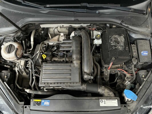 Volkswagen Golf 1.4 TSI ACT Business Edition 150pk 2015, 7-ZKB-17